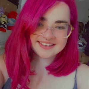 Meet your Posher, Chloe